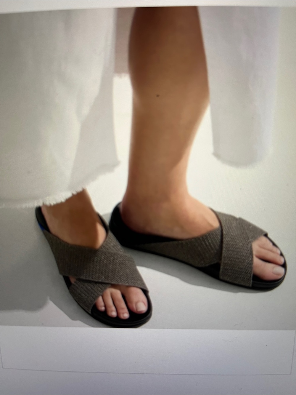 NWT Rothy’s The Weekend Slide Silver Sand